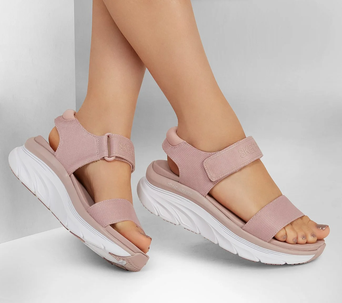 Skechers Relaxed Fit D'Lux Walker - New Block 8 Skechers Relaxed Fit D'Lux Walker - New Block - Image 6