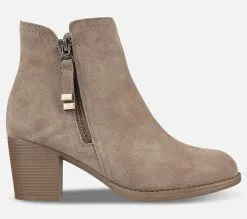 Skechers Taxi - Weekend Plans